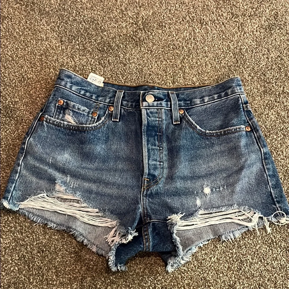 Levis -Distressed Women's Shorts - Picture 1 of 5